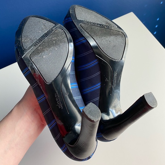 NINE WEST Like New Blue-Striped High Heels - 8 - Picture 8 of 8